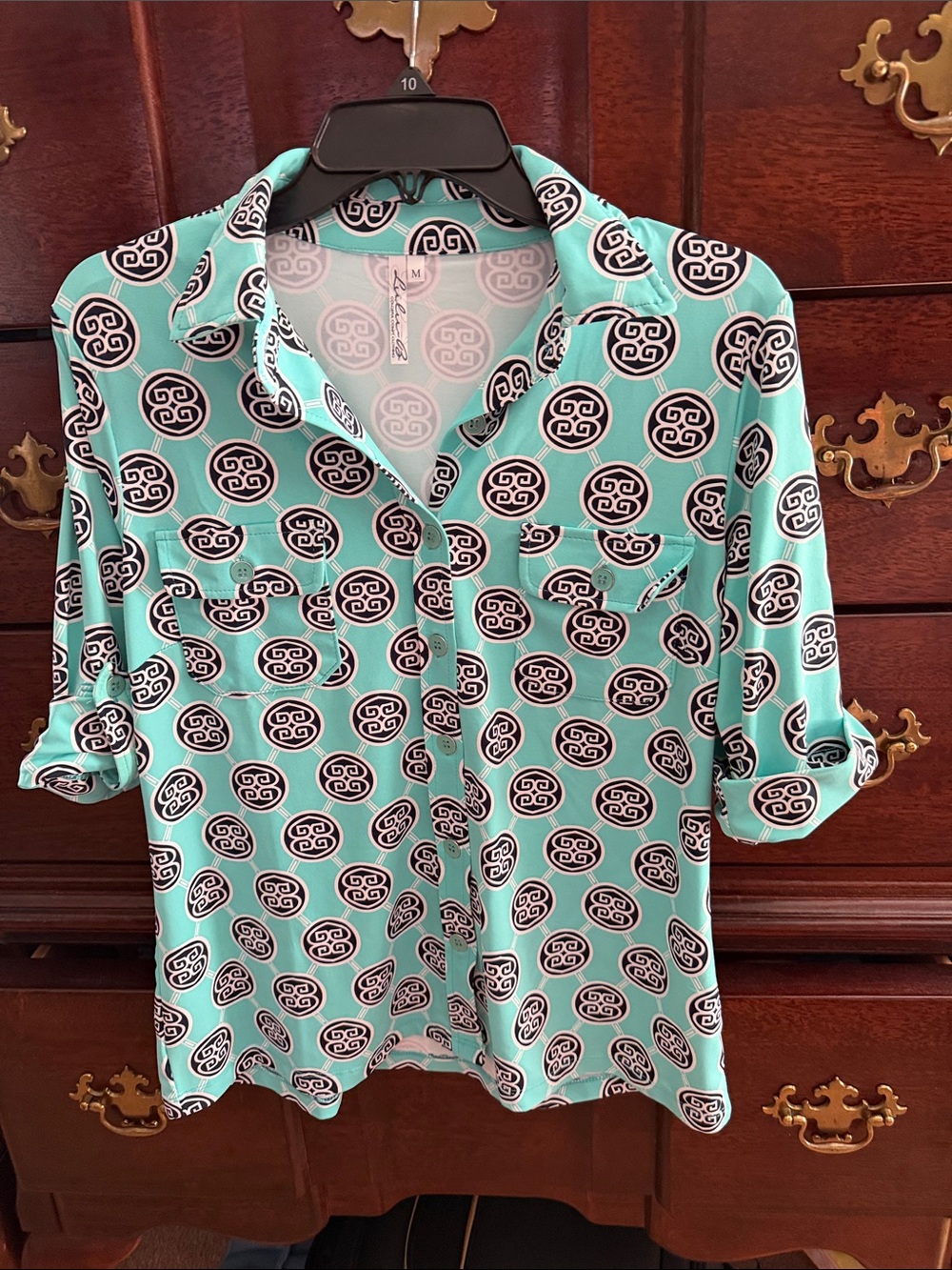 Lulu-B Mint Geo Circle Button-Down Shirt